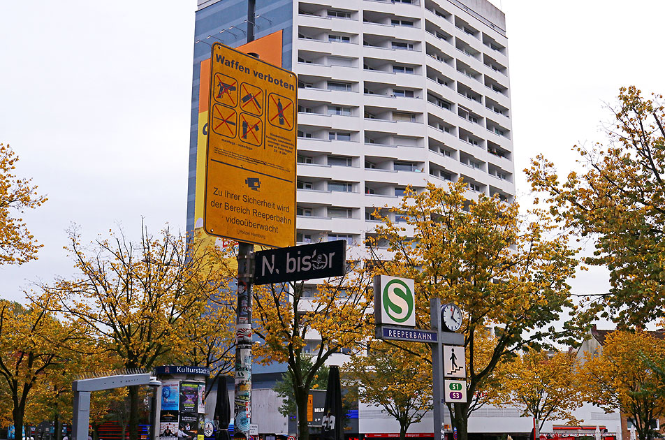 Waffenverbotsschild Hamburg Reeperbahn St. Pauli