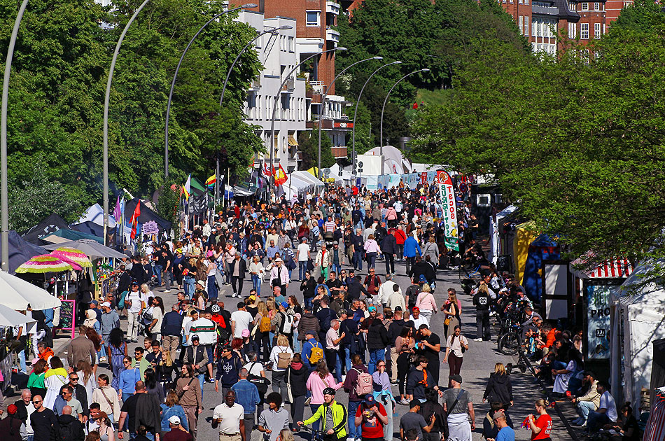 Der Hafengeburtstag in Hamburg in der Hafenstra&szlig;e